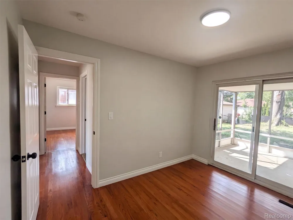 8507 Darlene Street Warren City, MI 48093