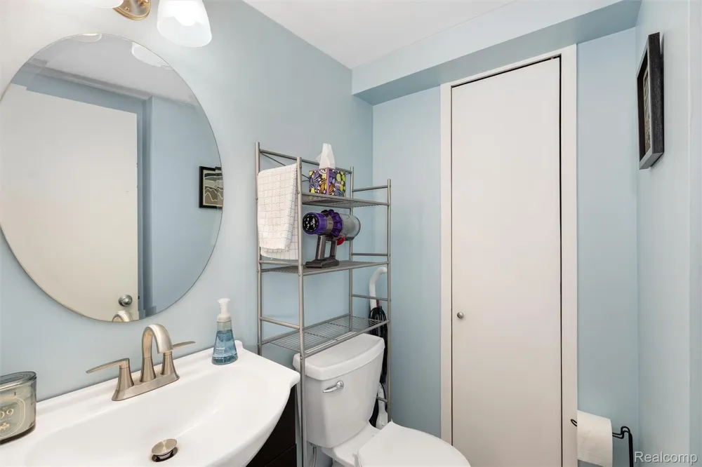 2547 Samoset Road Royal Oak City, MI 48073