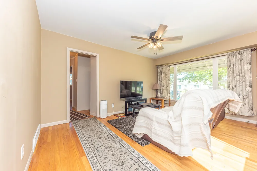 29865 Orangelawn Street Livonia City, MI 48150