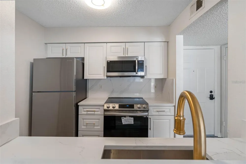 1000 W HORATIO STREET #114 Tampa, FL 33606
