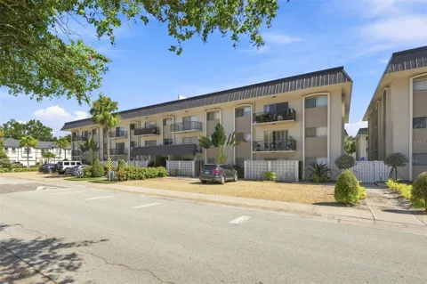 4606 W GRAY STREET #301