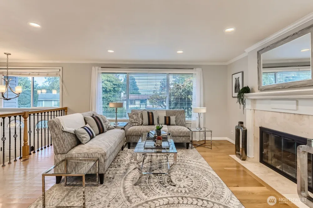 18927 SE 42nd Place Issaquah, WA 98027
