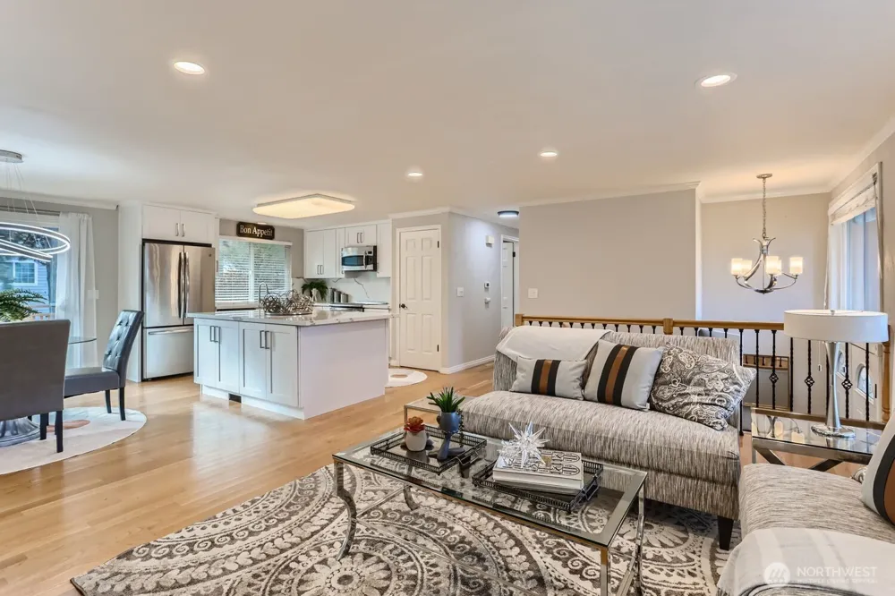 18927 SE 42nd Place Issaquah, WA 98027