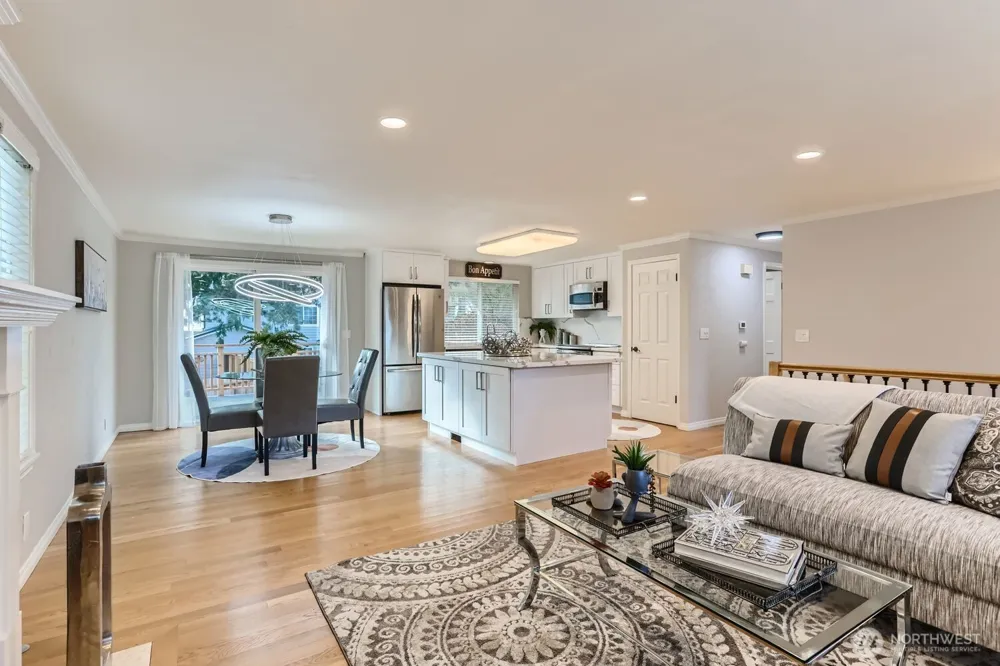 18927 SE 42nd Place Issaquah, WA 98027