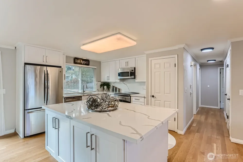 18927 SE 42nd Place Issaquah, WA 98027