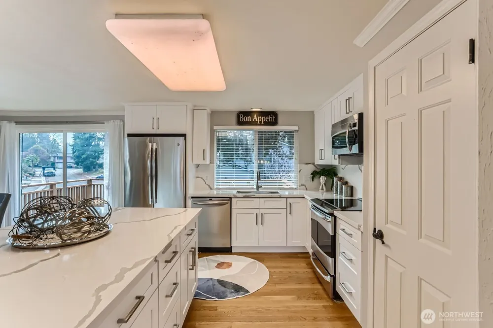 18927 SE 42nd Place Issaquah, WA 98027