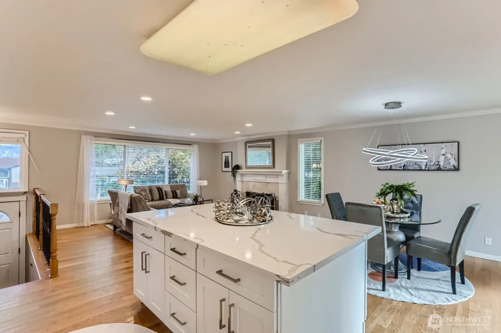 18927 SE 42nd Place Issaquah, WA 98027