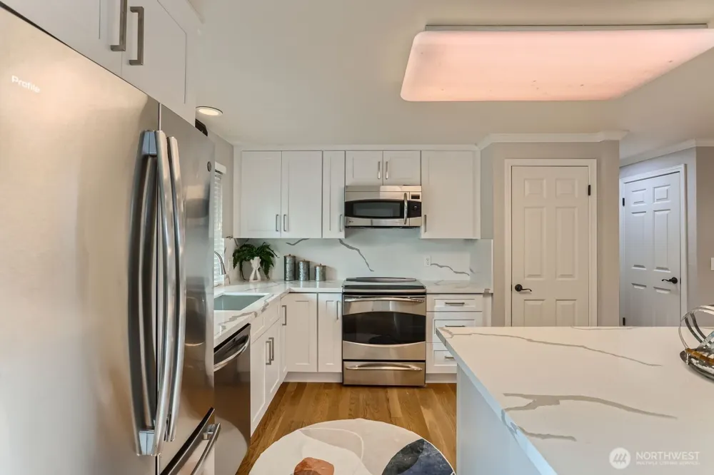 18927 SE 42nd Place Issaquah, WA 98027