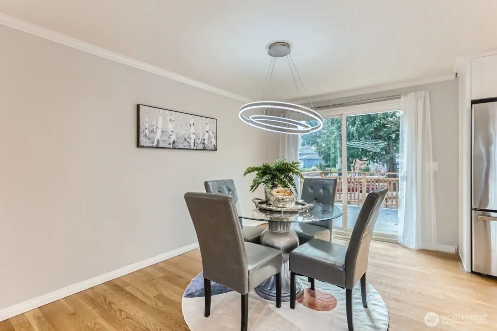 18927 SE 42nd Place Issaquah, WA 98027
