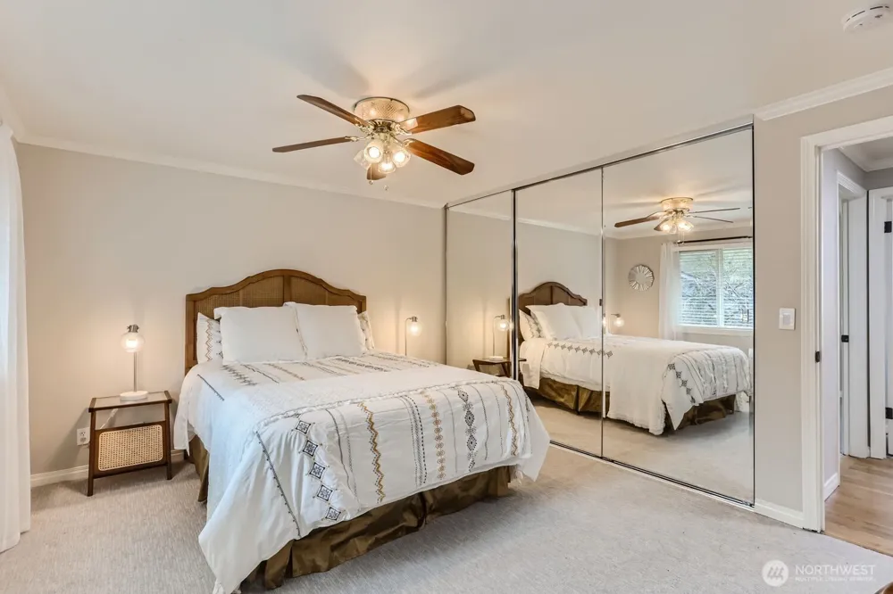 18927 SE 42nd Place Issaquah, WA 98027