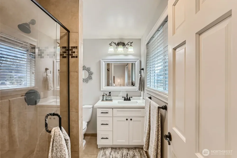 18927 SE 42nd Place Issaquah, WA 98027
