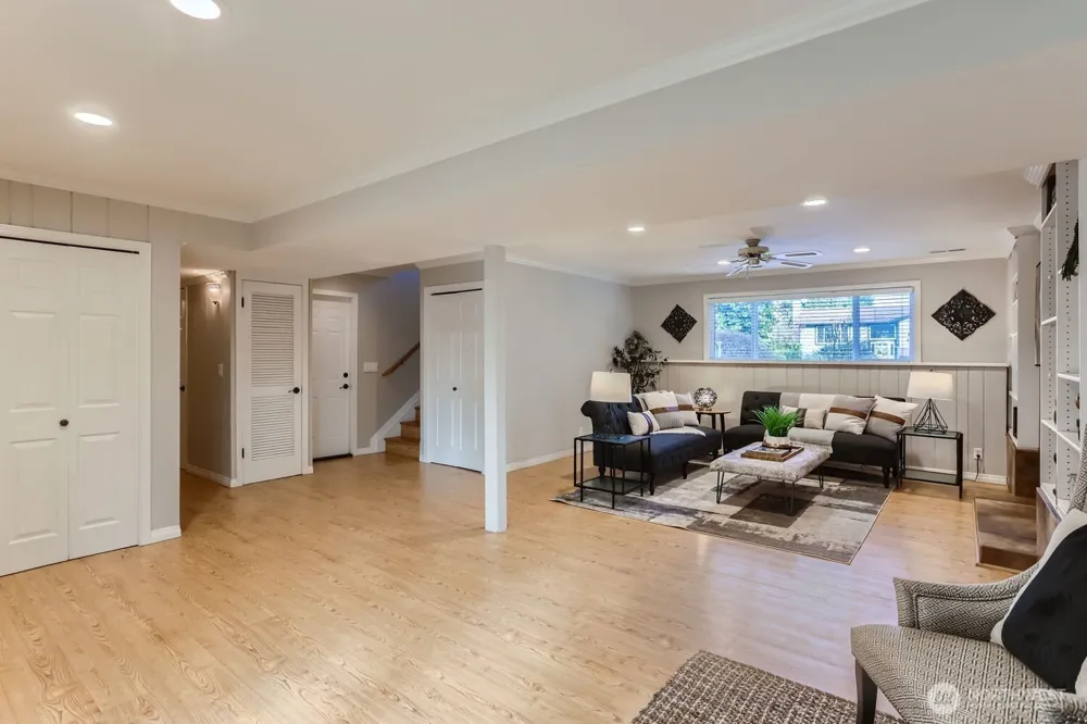 18927 SE 42nd Place Issaquah, WA 98027