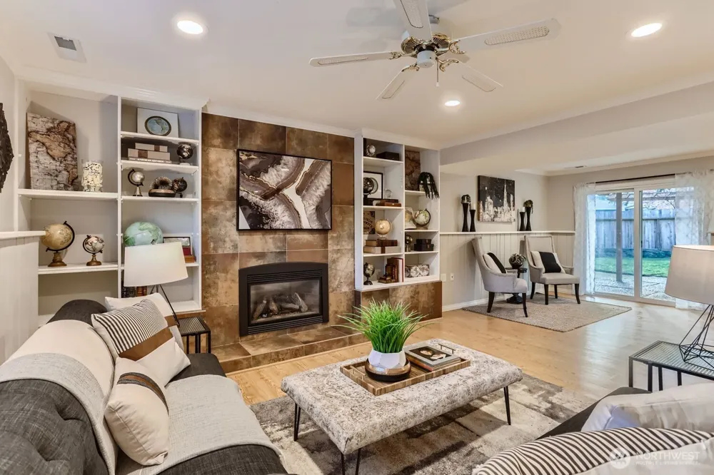 18927 SE 42nd Place Issaquah, WA 98027