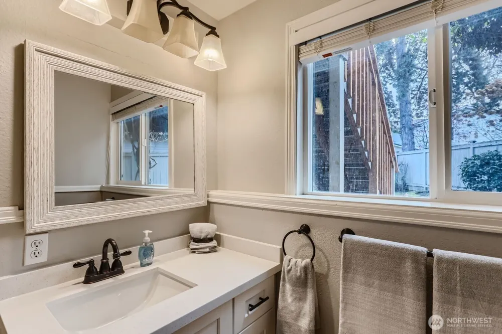 18927 SE 42nd Place Issaquah, WA 98027