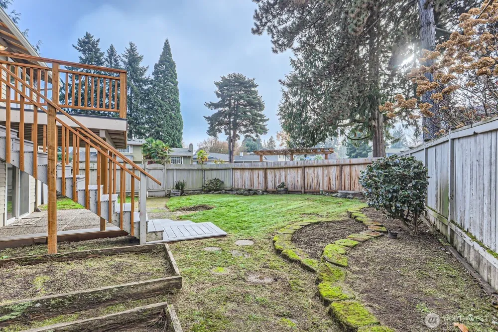 18927 SE 42nd Place Issaquah, WA 98027