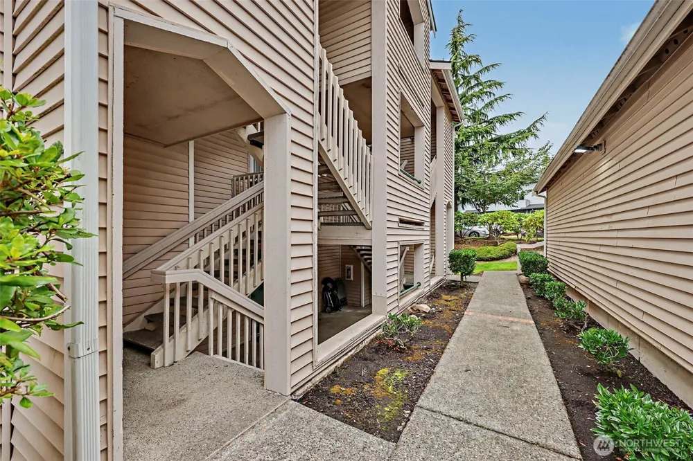 1825 S 330th Street #f203 Federal Way, WA 98003
