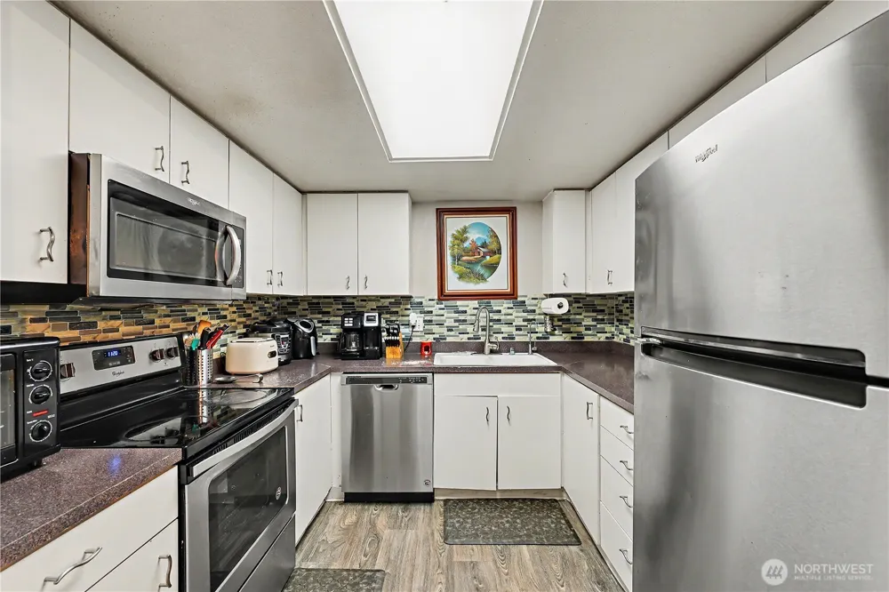 1825 S 330th Street #f203 Federal Way, WA 98003