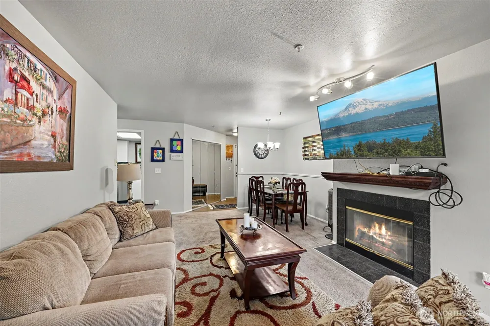 1825 S 330th Street #f203 Federal Way, WA 98003