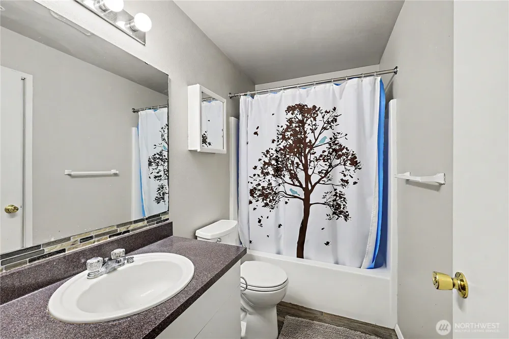 1825 S 330th Street #f203 Federal Way, WA 98003