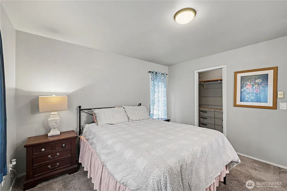 1825 S 330th Street #f203 Federal Way, WA 98003