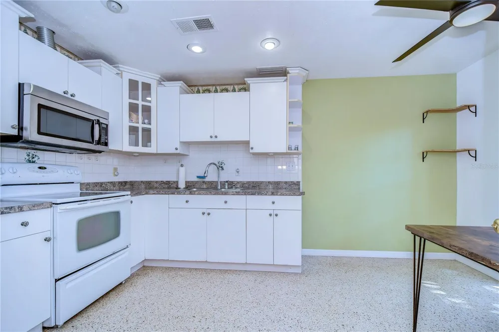 4944 5TH AVENUE #B St Petersburg, FL 33710