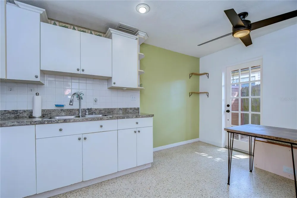 4944 5TH AVENUE #B St Petersburg, FL 33710