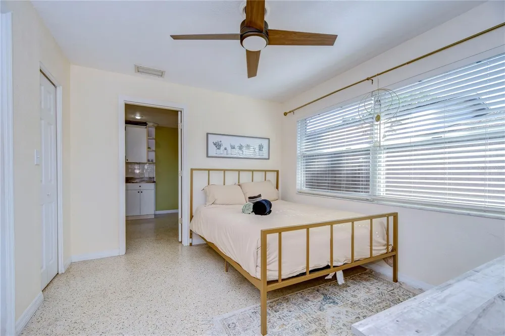 4944 5TH AVENUE #B St Petersburg, FL 33710
