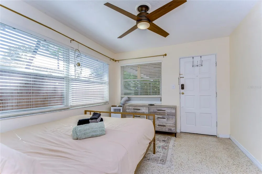 4944 5TH AVENUE #B St Petersburg, FL 33710