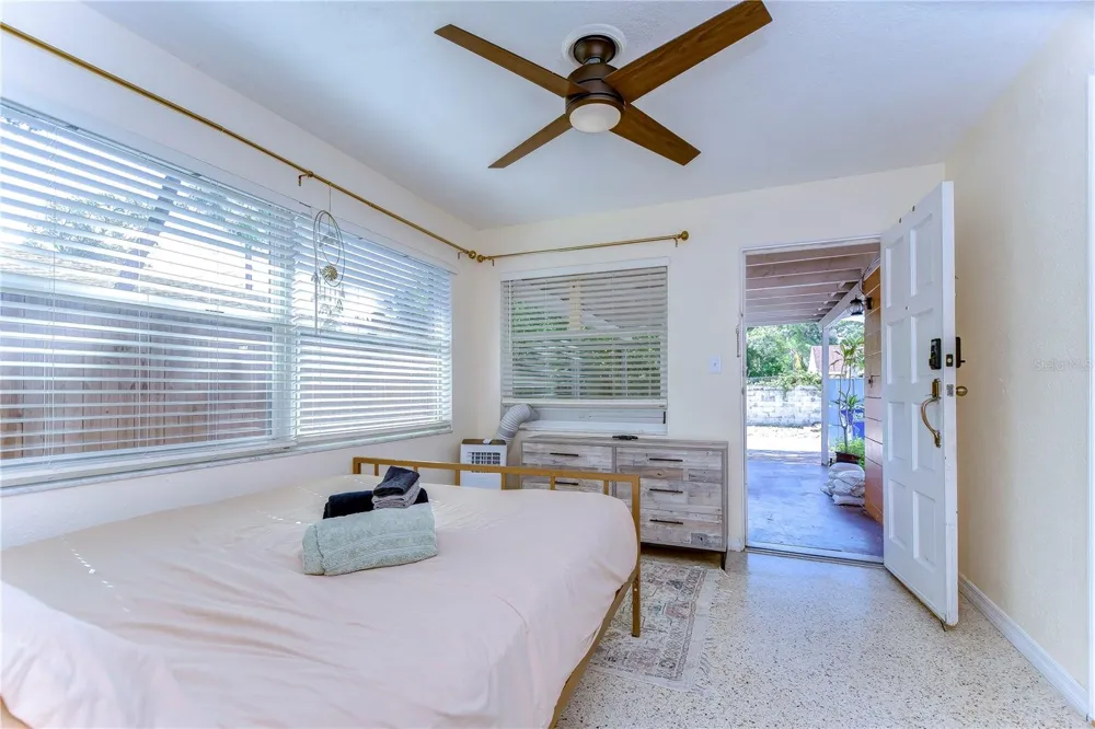 4944 5TH AVENUE #B St Petersburg, FL 33710