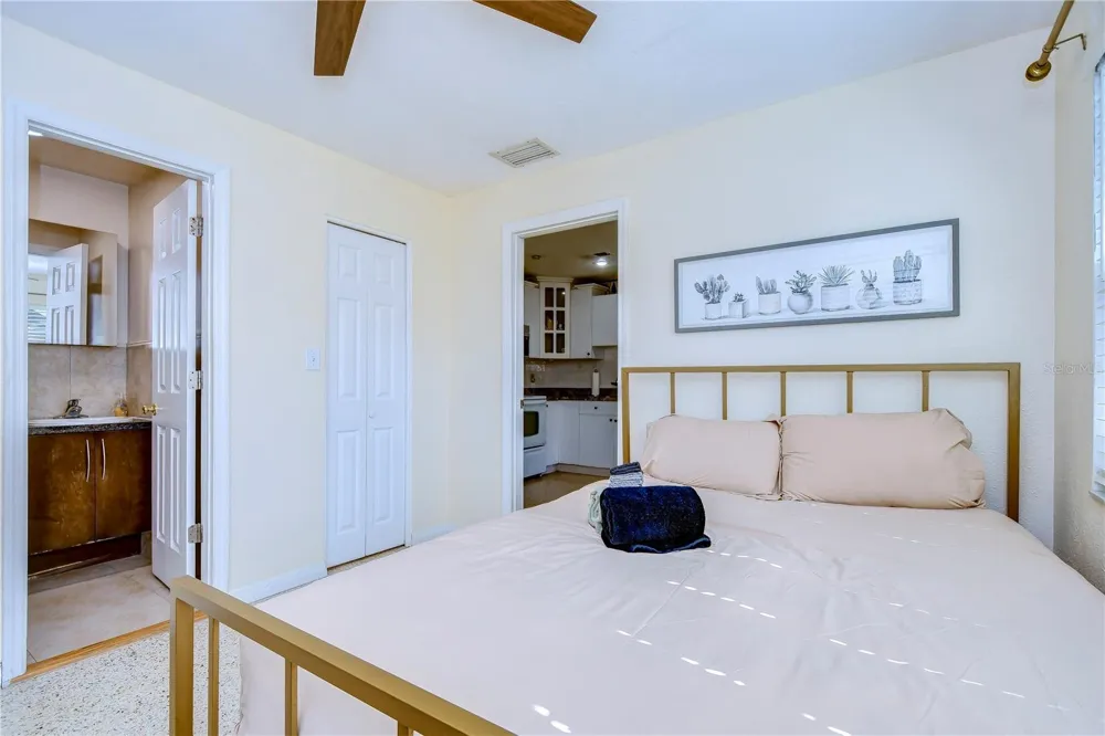 4944 5TH AVENUE #B St Petersburg, FL 33710