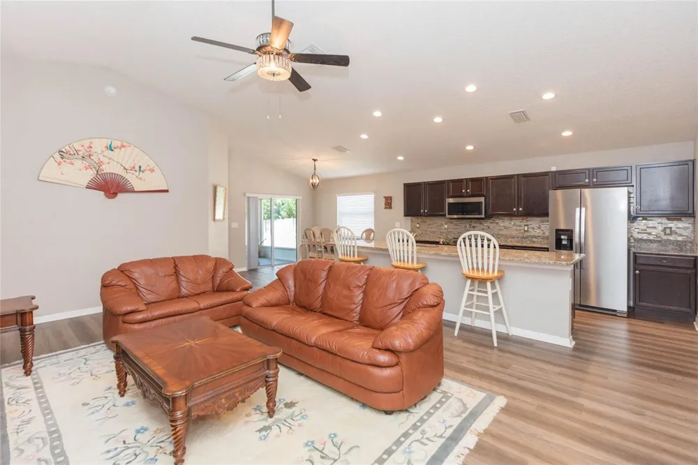 719 VINEYARD RESERVE COURT Seffner, FL 33584