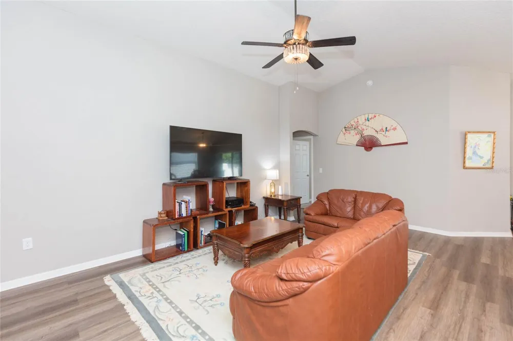 719 VINEYARD RESERVE COURT Seffner, FL 33584