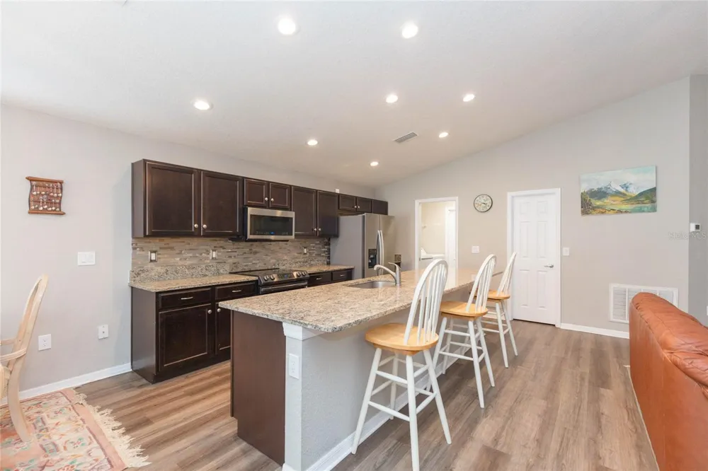 719 VINEYARD RESERVE COURT Seffner, FL 33584
