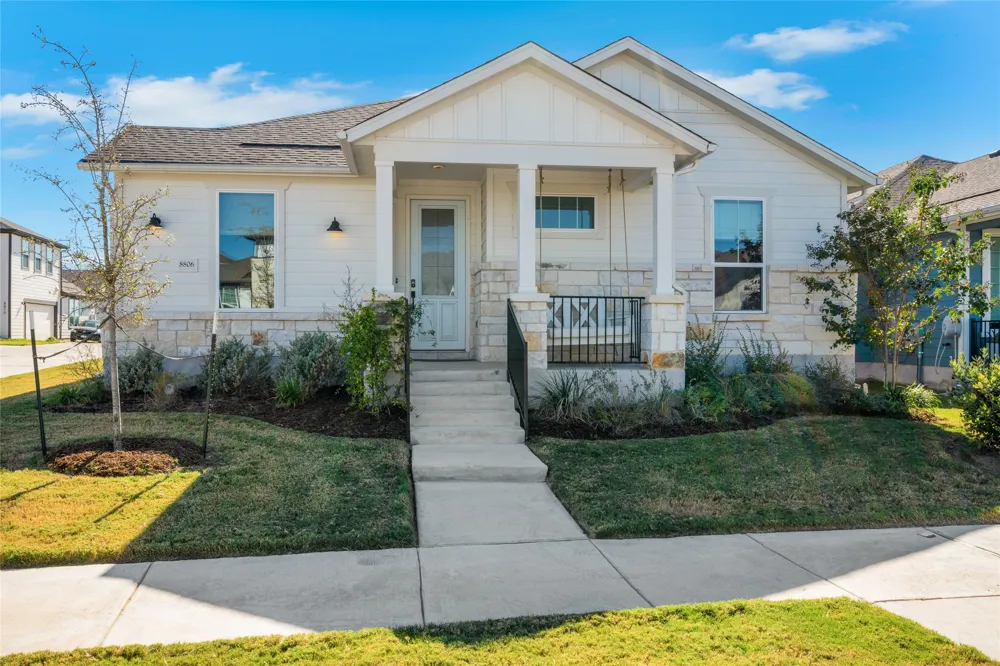 8806 Bestride Bend Austin, TX 78744