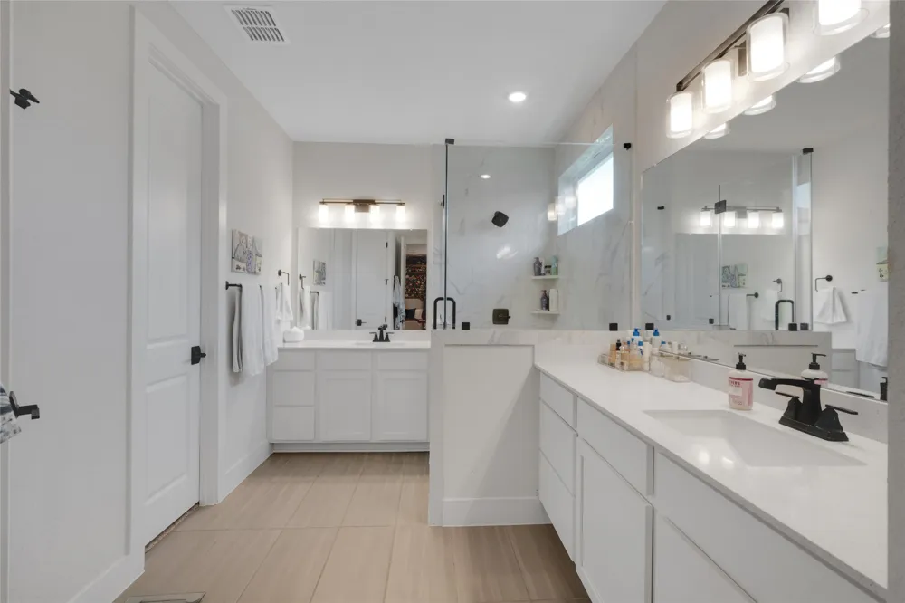 8806 Bestride Bend Austin, TX 78744