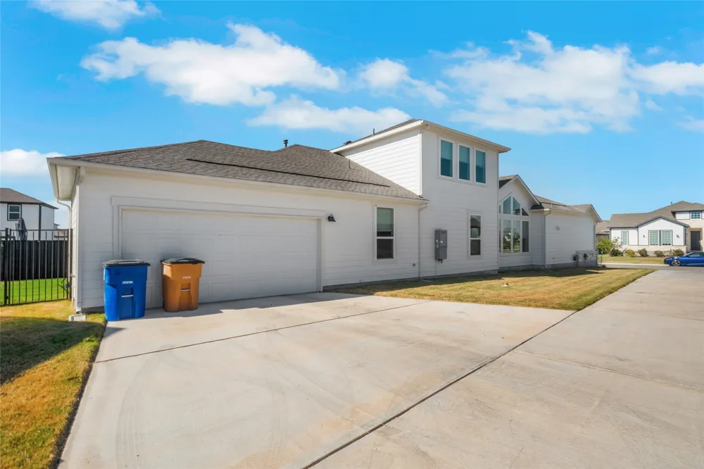 8806 Bestride Bend Austin, TX 78744