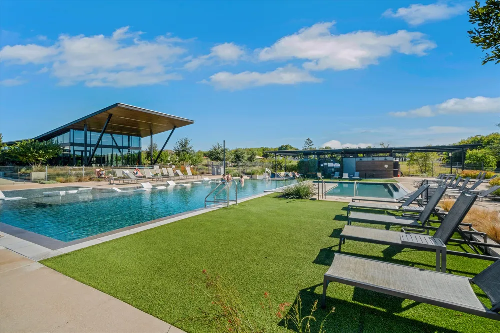 8806 Bestride Bend Austin, TX 78744