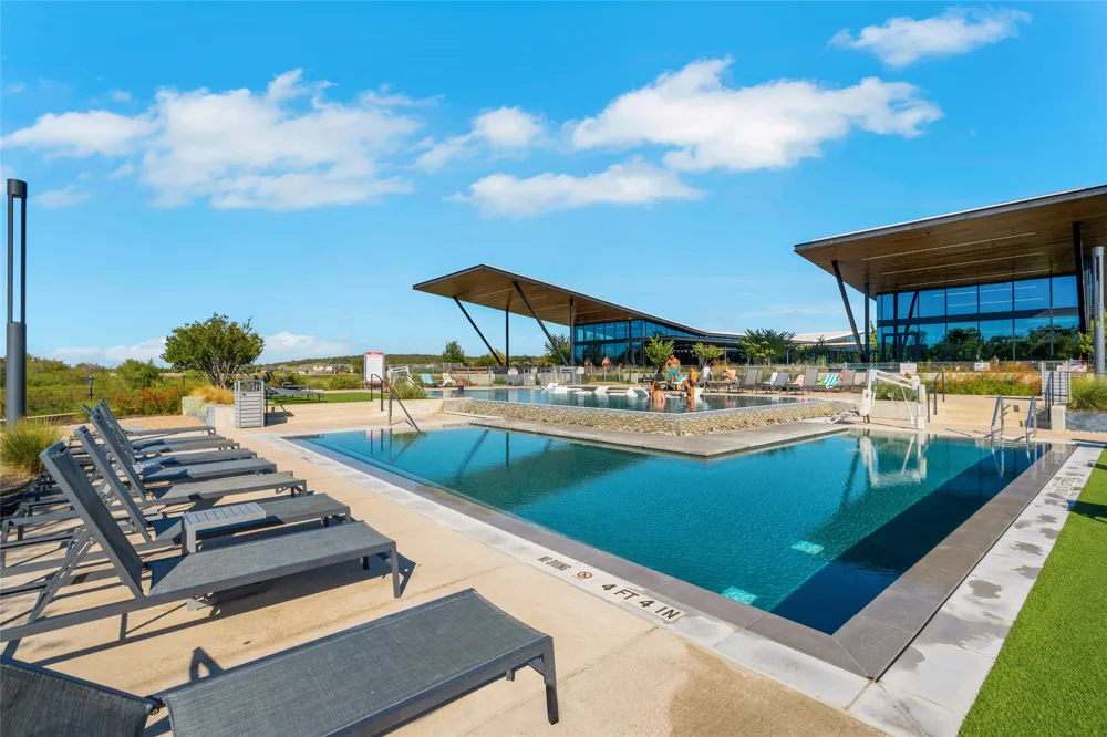 8806 Bestride Bend Austin, TX 78744