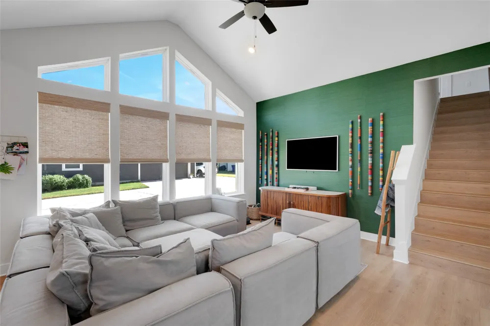 8806 Bestride Bend Austin, TX 78744