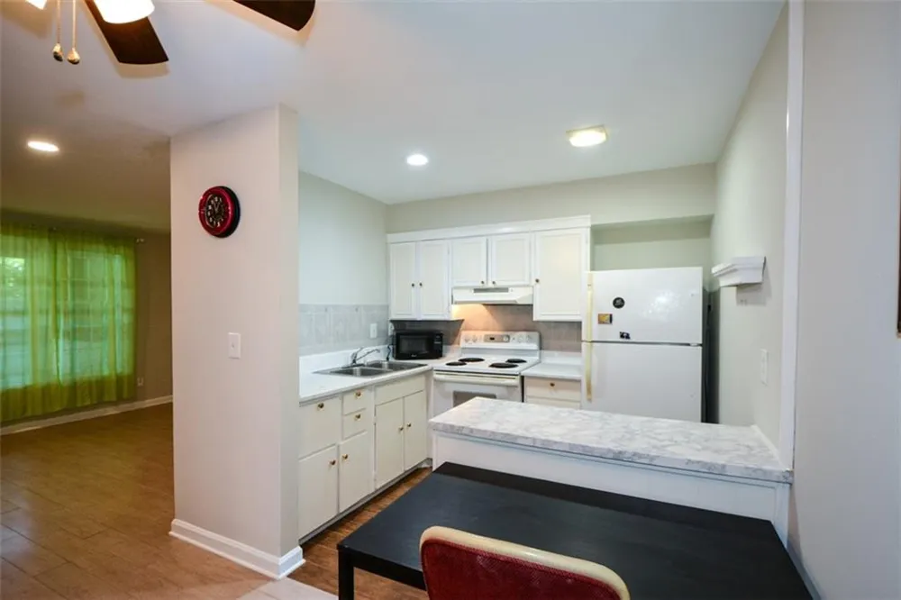 3113 Colonial Way #M Atlanta, GA 30341