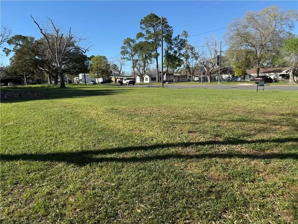 505 S Wells Street Edna, TX 77957