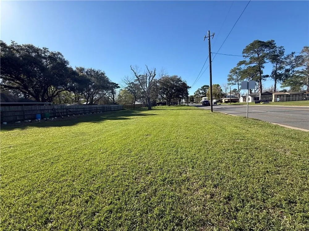 505 S Wells Street Edna, TX 77957