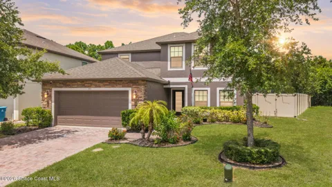 553 Trymore Drive SE