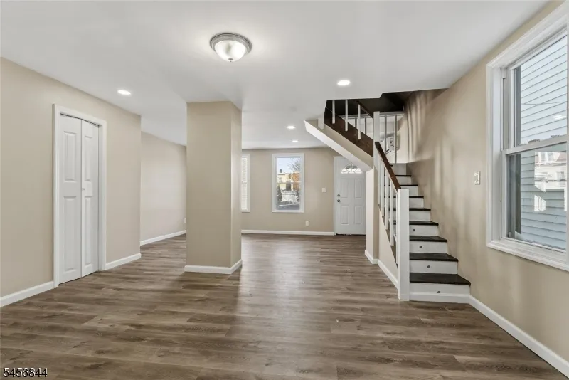 11 Tichenor Ter Irvington, NJ 07111