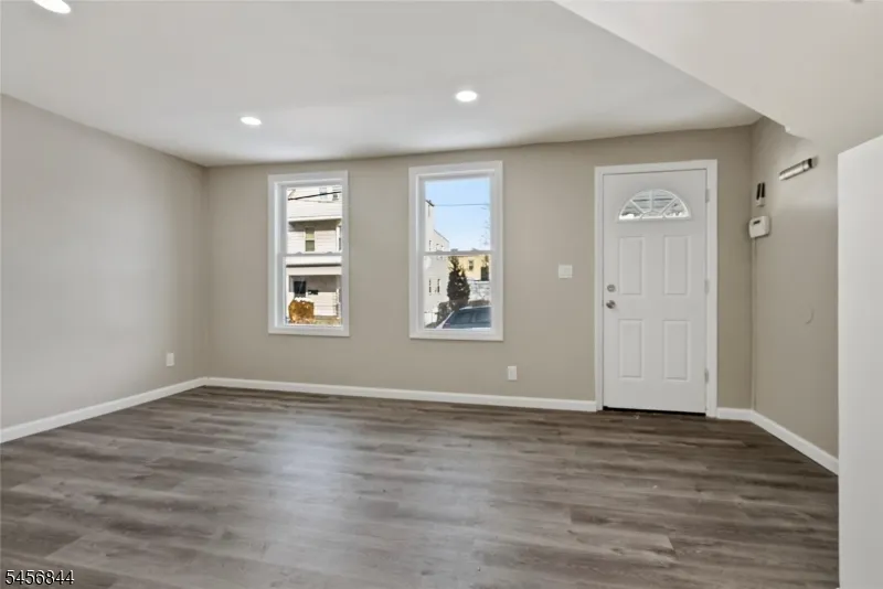 11 Tichenor Ter Irvington, NJ 07111