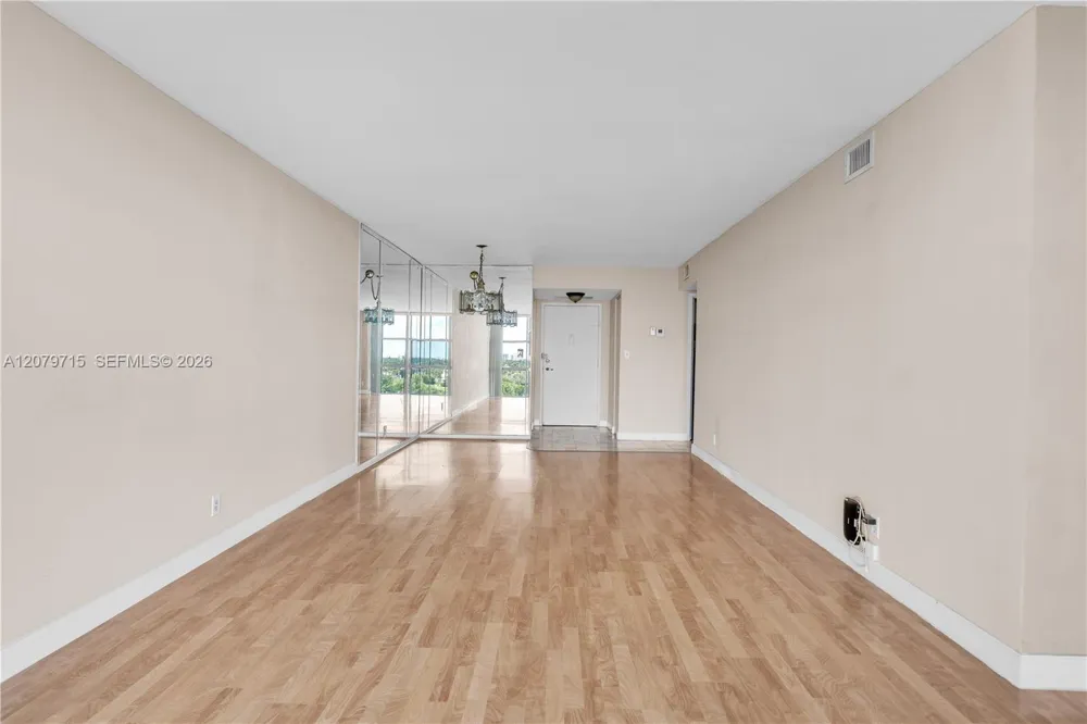 1000 Parkview Dr #925 Hallandale Beach, FL 33009