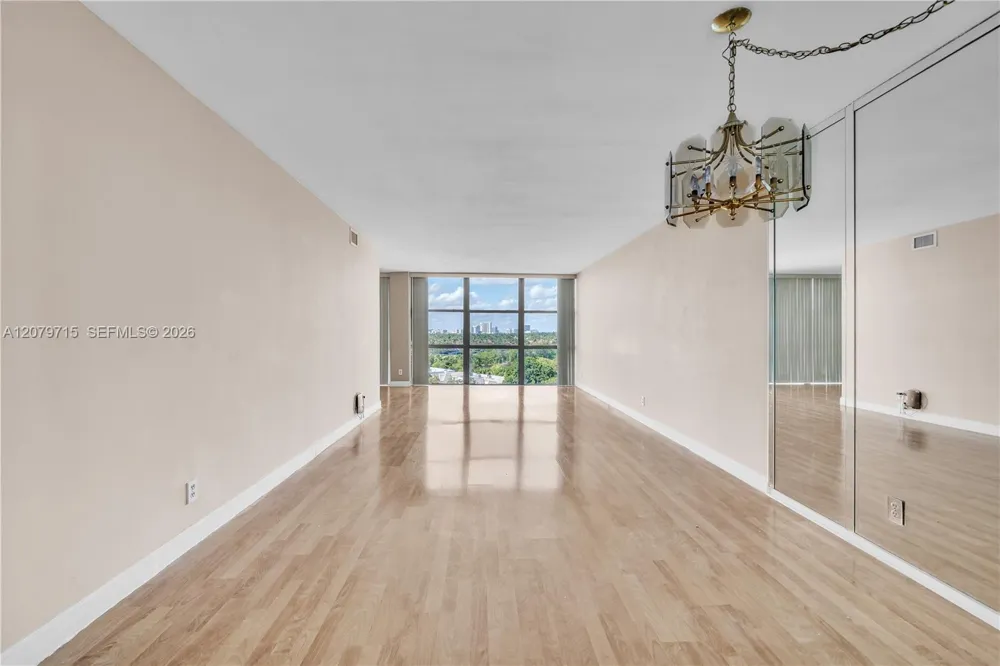 1000 Parkview Dr #925 Hallandale Beach, FL 33009
