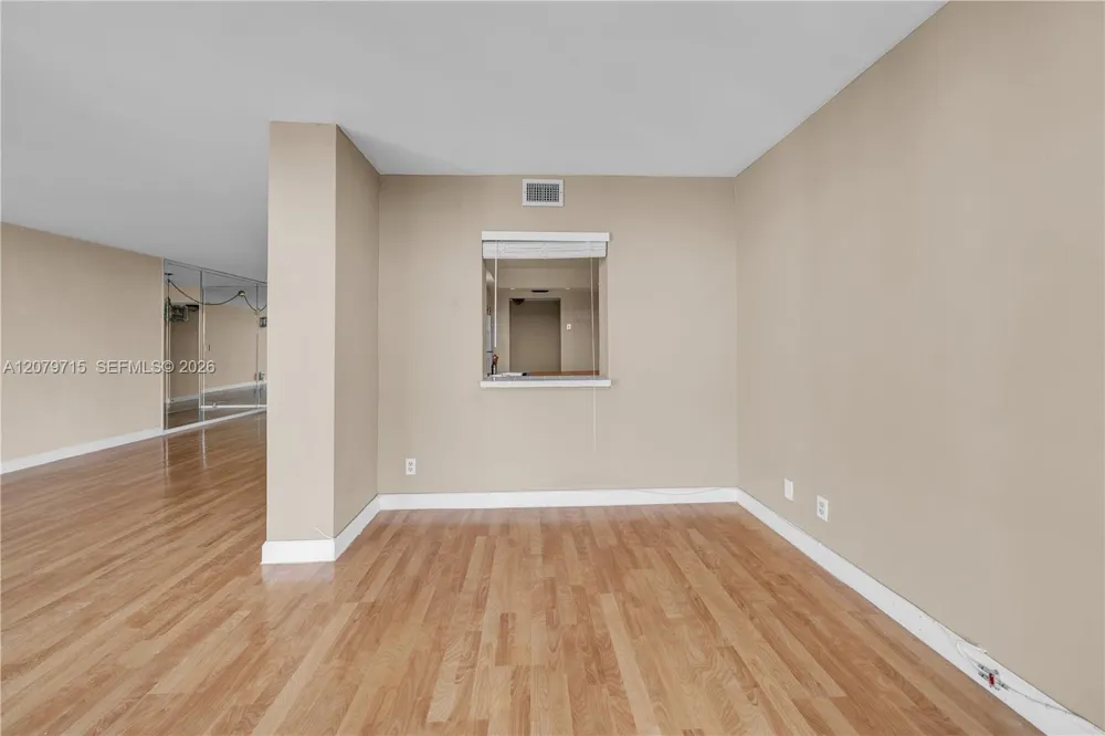 1000 Parkview Dr #925 Hallandale Beach, FL 33009