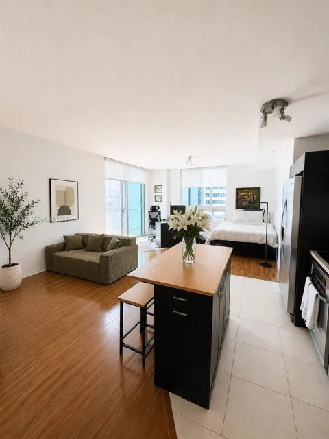 1900 Bayshore Dr #3005