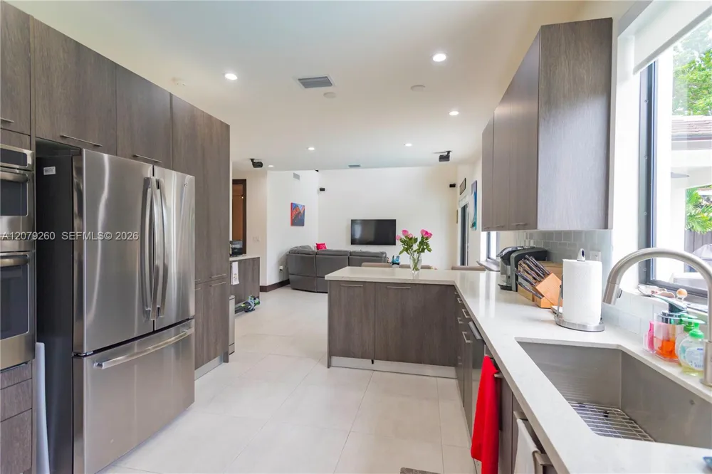 5778 SW 33rd St Miami, FL 33155